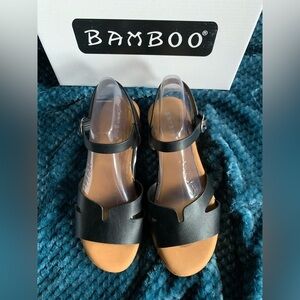 🌸BLACK Bamboo Strap Strappy Sandals in box. New! 2 sizes available.